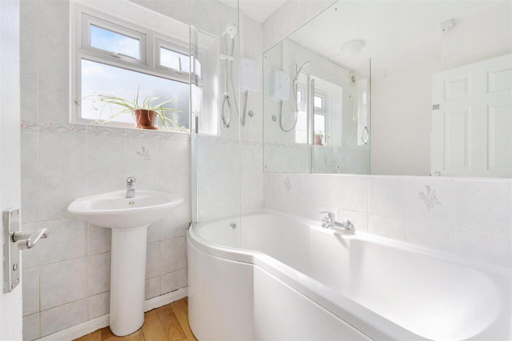 DUNDREY CRESCENT, 18 (12).jpg