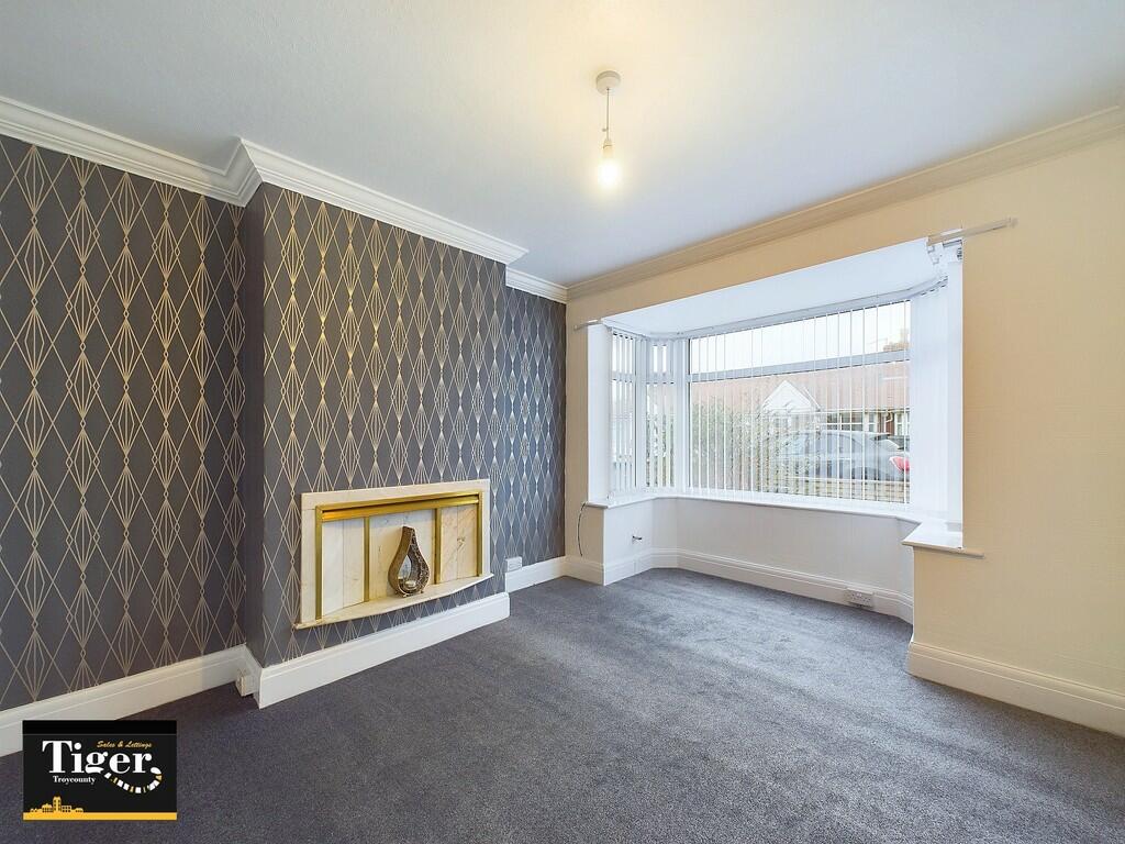 CAM02176G0-PR0432...