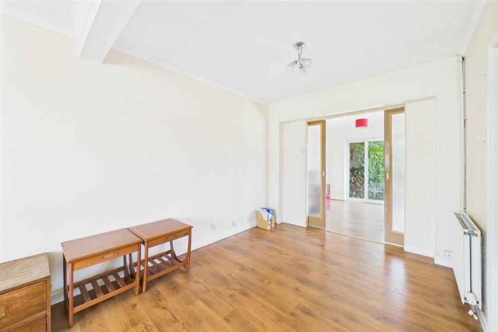 44 Hillcrest Road, Nailsea, North Somerset BS48 2J