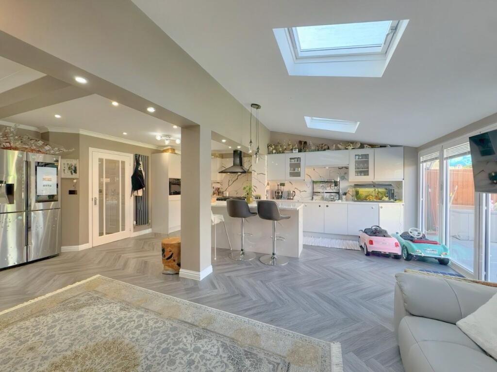 OPEN PLAN LIVING.jpg