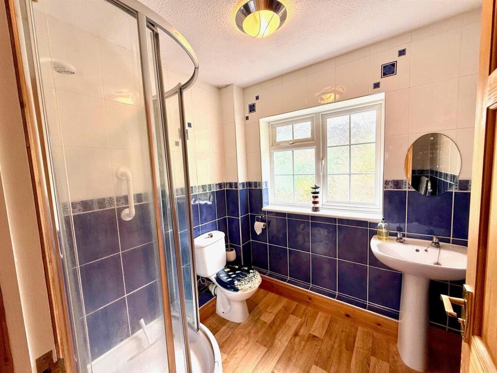 Shower Room.jpg