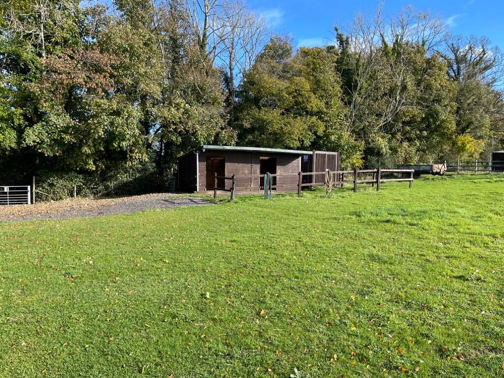 Beechen Paddocks, Butts Farm Lane, Bishops Waltham, Southampton, SO32 1PE