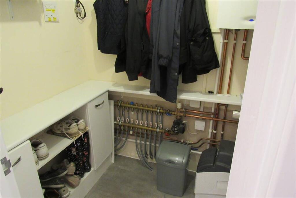 L- Shaped Entrance Hall