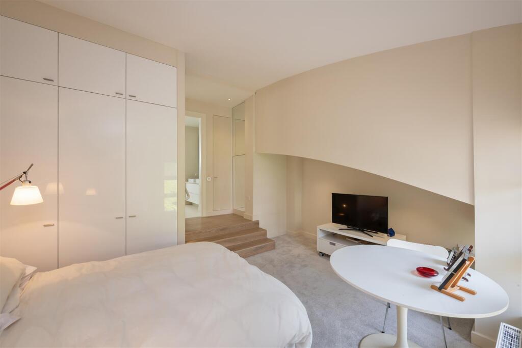 Francis Bentley Mews Hi-39.jpg