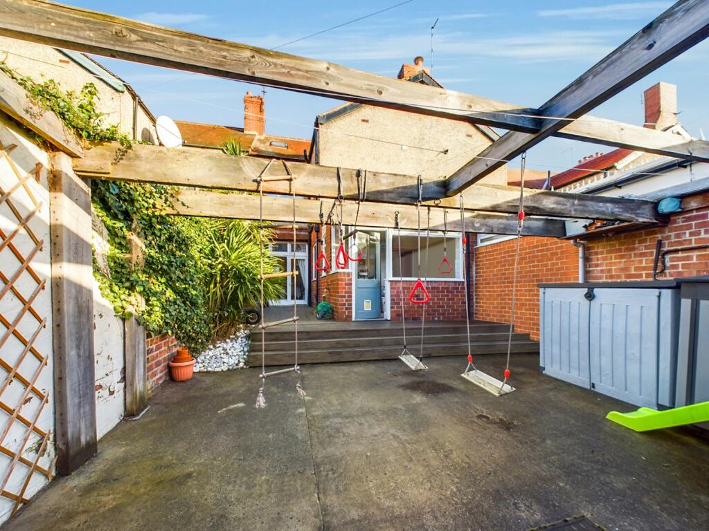 CAM02195G0-PR0059-STILL043