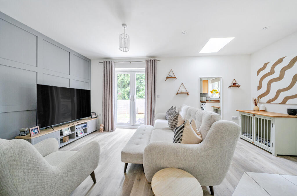 1328957-3-6880e12...