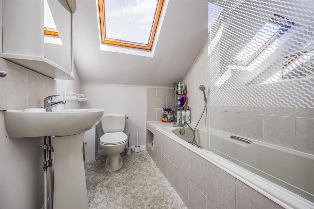 17 Kingfishers, Fareham-PorticoMarketing-SoldBy-9.