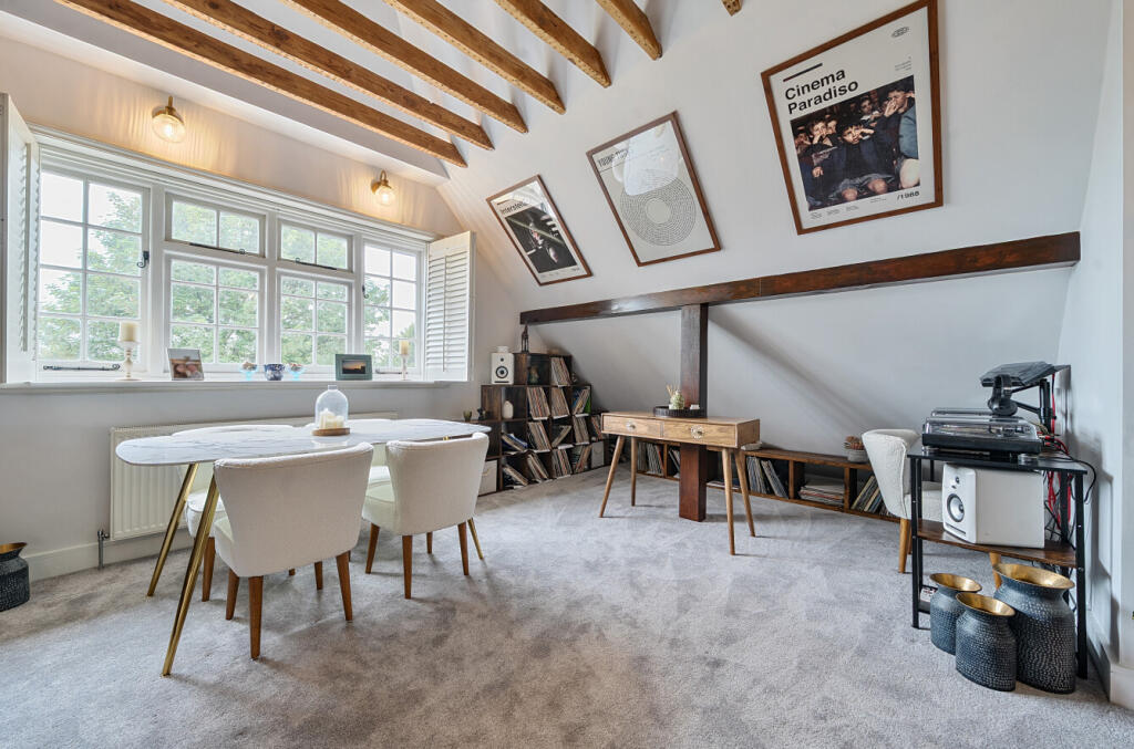 1298096-20-682dd1...