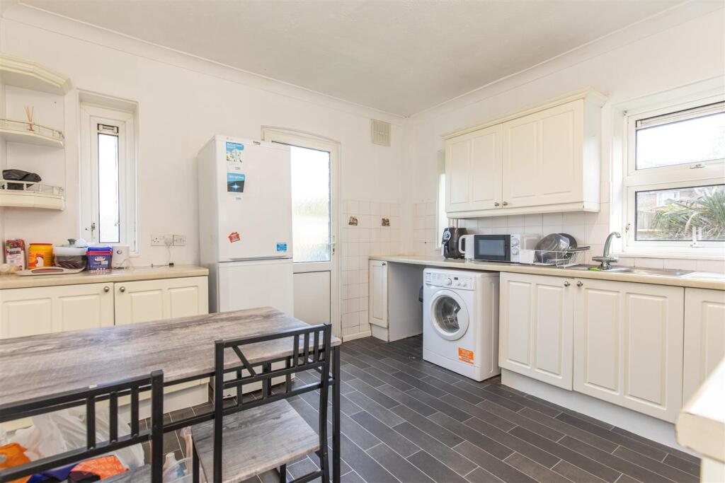 Kitchen / Dining
