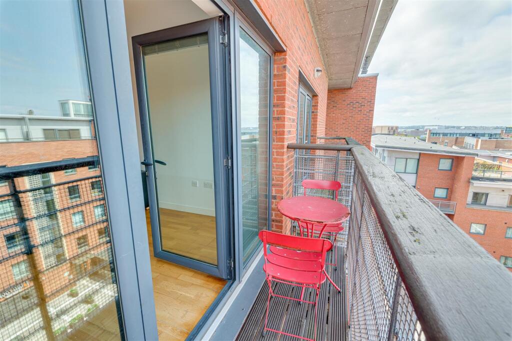 87 Hudson Gardens_25.jpg