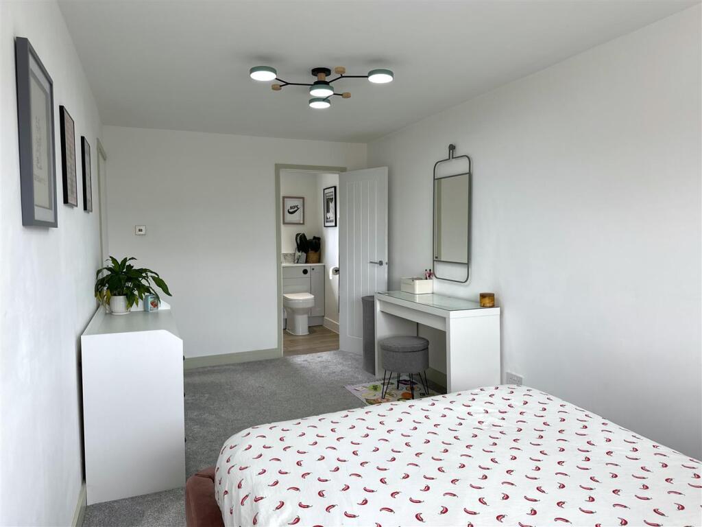 Bedroom One Into En-Suite 958