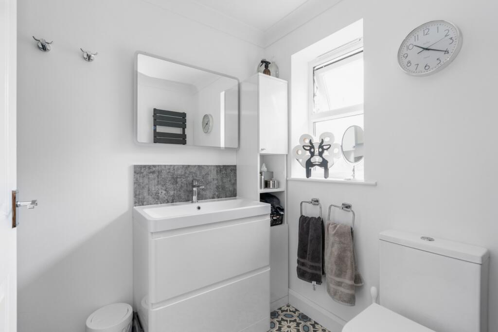 Bedroom 1 ensuite