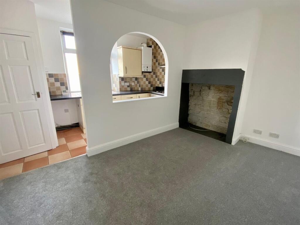 lounge and kitchen.jpg