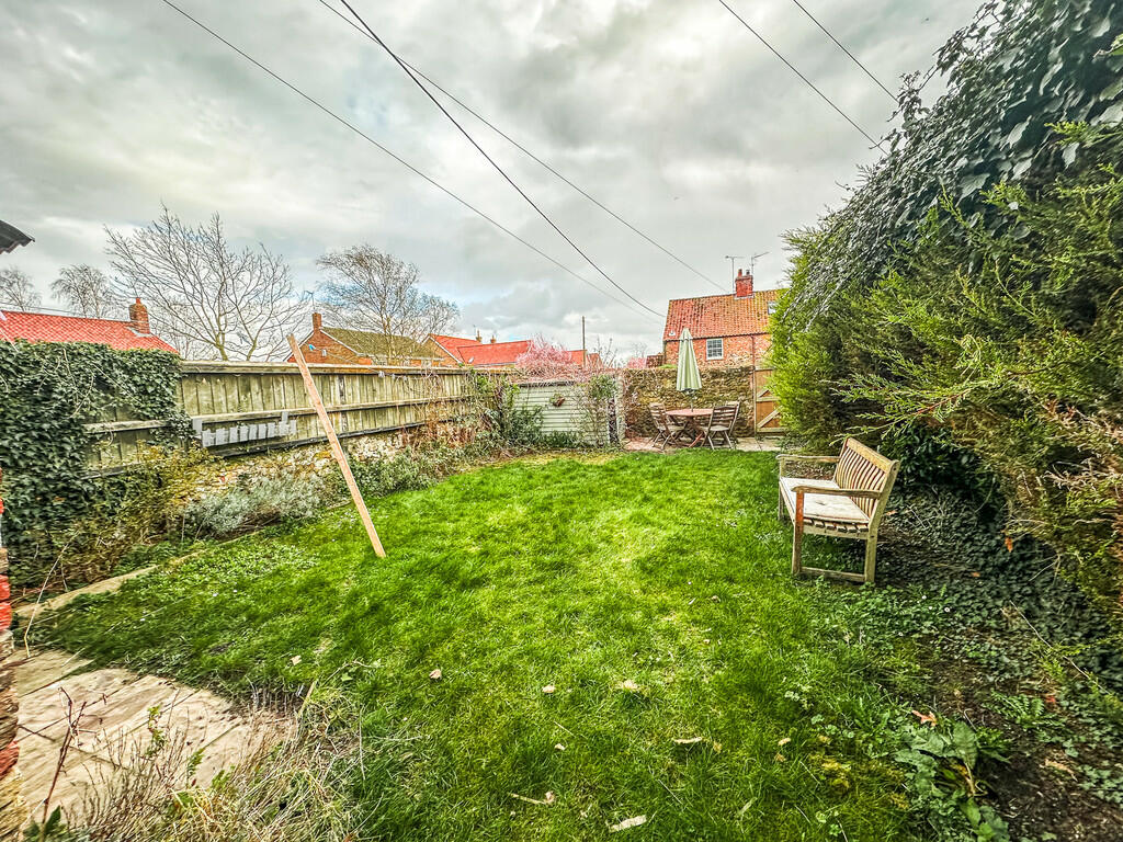 DETACHED GARDEN