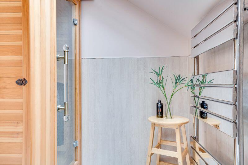Master En-Suite