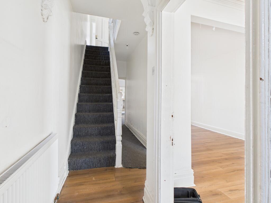 CAM04825G0-PR0181-STILL013