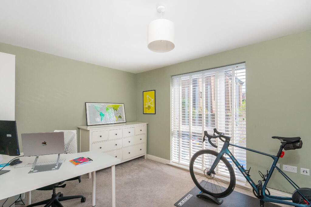 0S7FRBR - Bedroom K.jpg