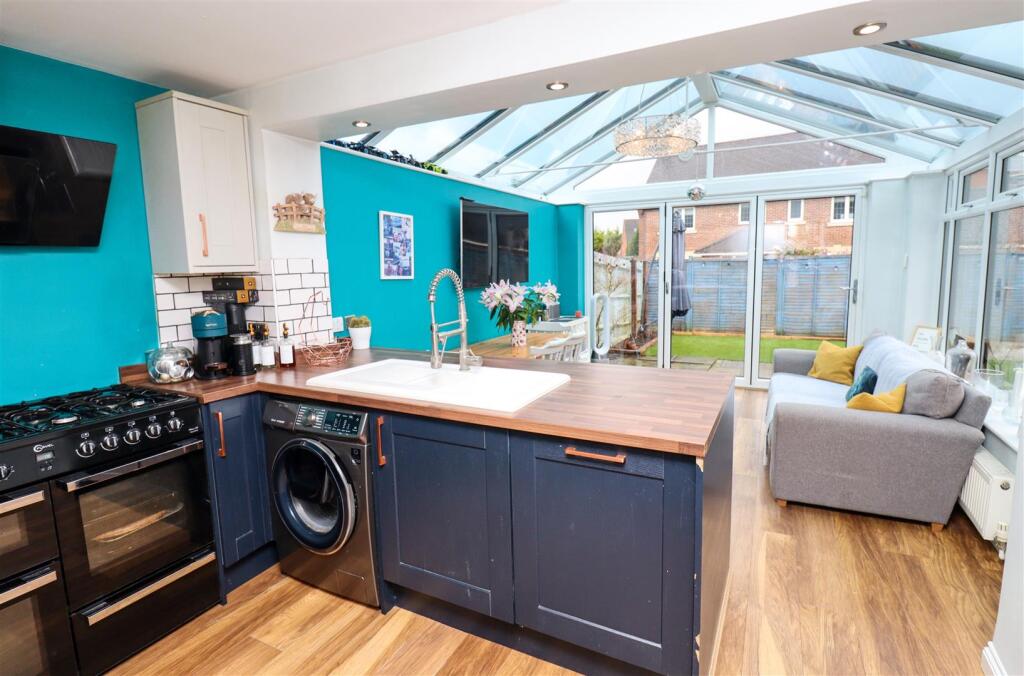 Kitchen/Breakfast Room