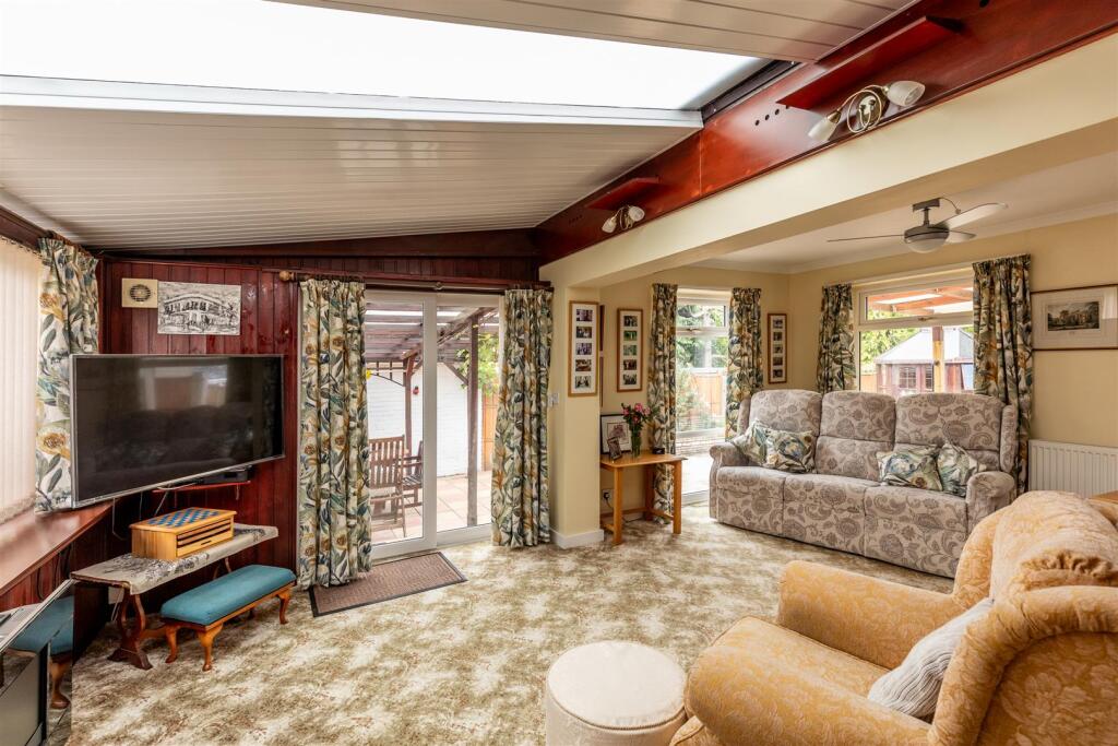 Green Dell Close, Henbury Living Room 5.jpg