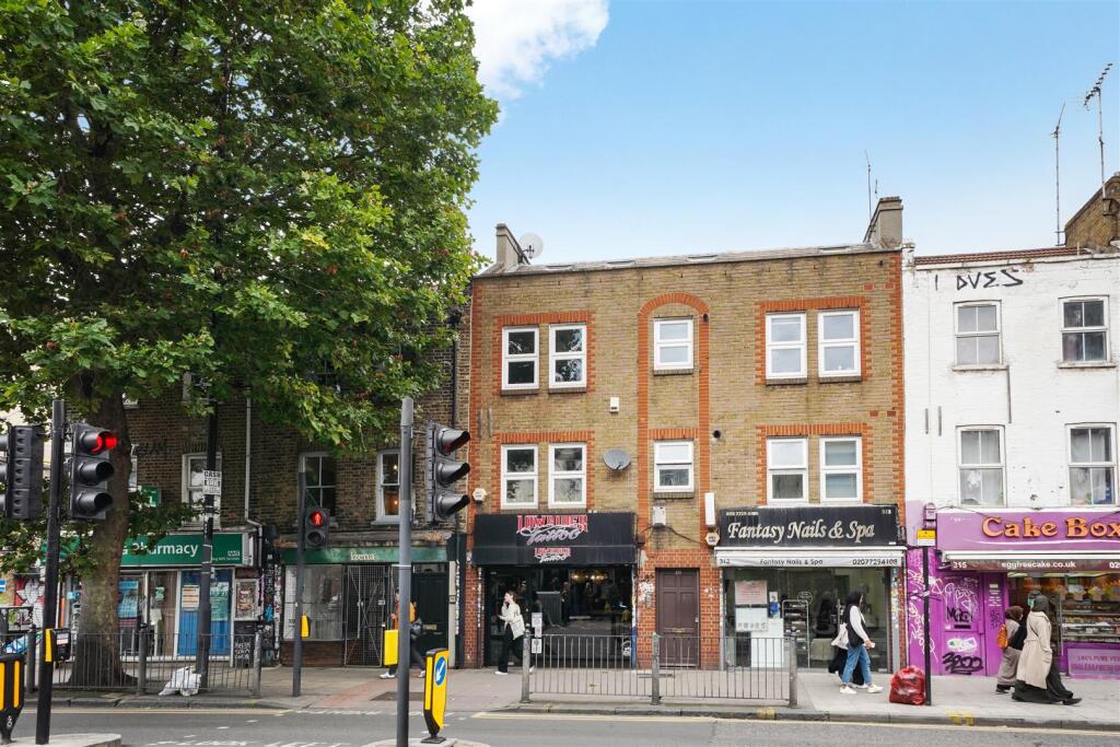 Flat 4, Sam Hellen Court - cN2uK7akAFBfTHbtUVR8.jp