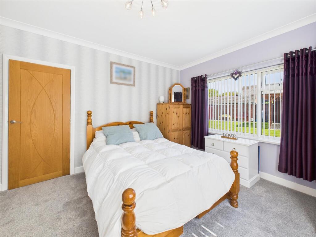 Bedroom: