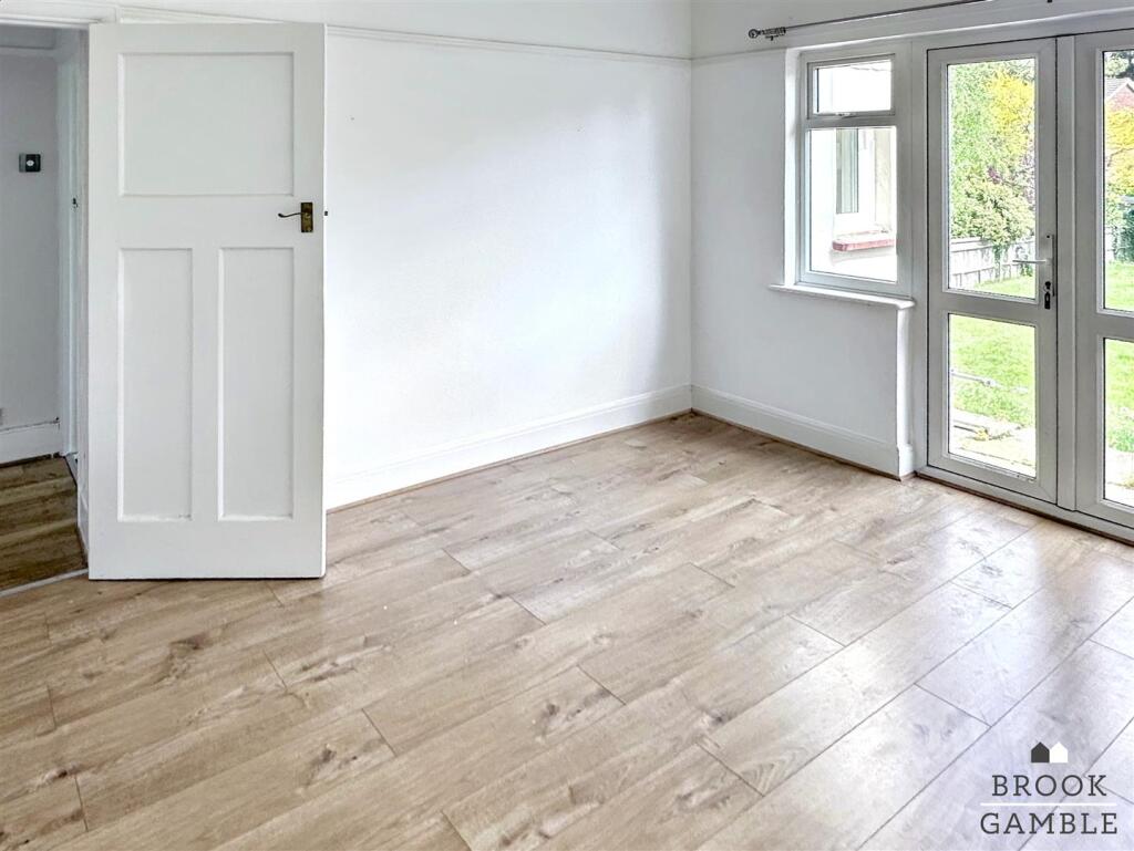 01323 438506