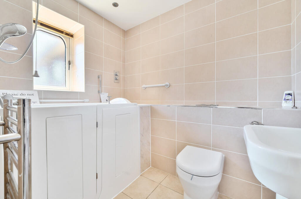 1321749-6-686e45a...