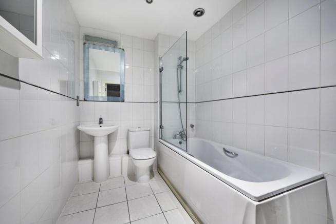Family Bathroom.jpeg