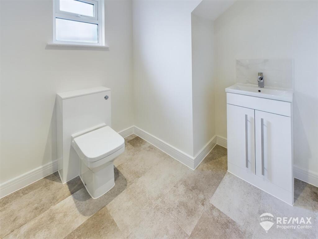 En-suite Shower Room (2).jpg