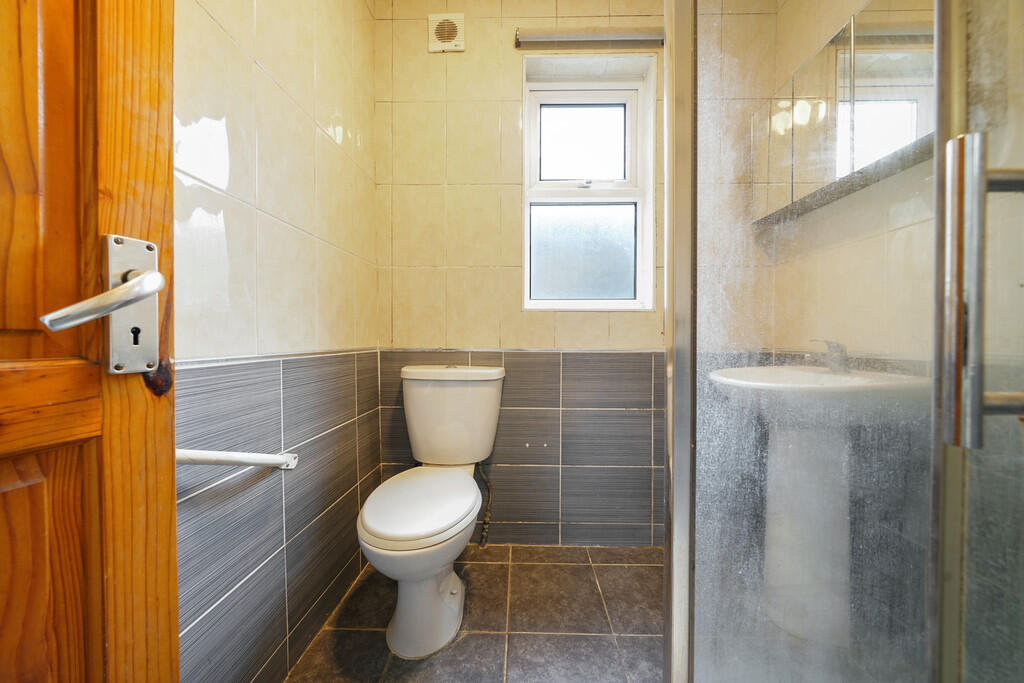 3 Rockhall Road -...