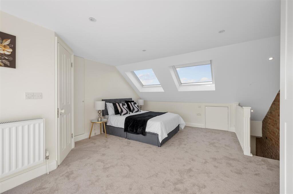 39 ASTON ROAD,21.jpg