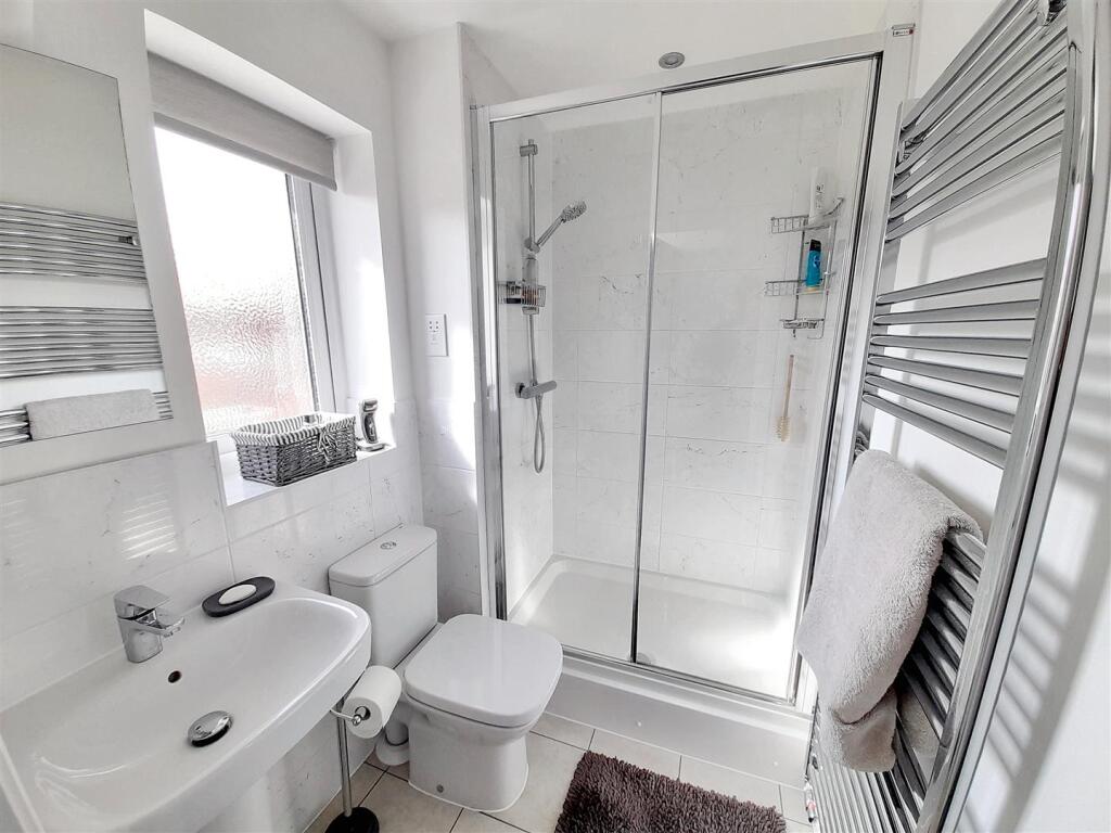 Ensuite shower room