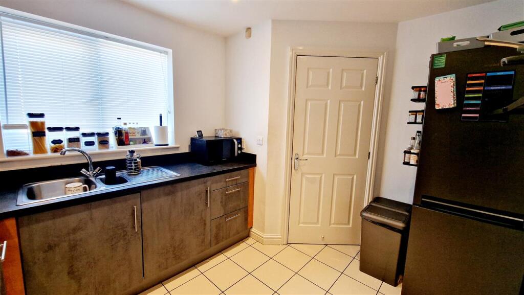 Kitchen alt photo
