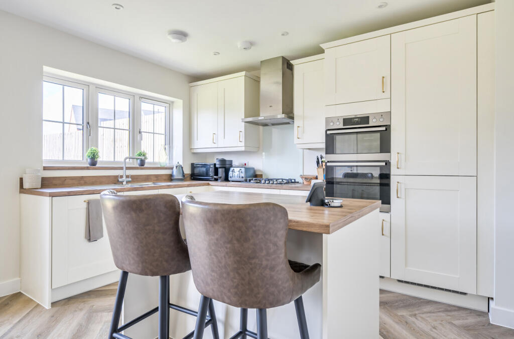 1340444-19-68b5b3...