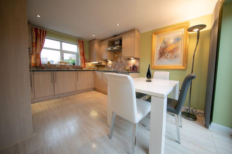 Kitchen &amp; breakfast room