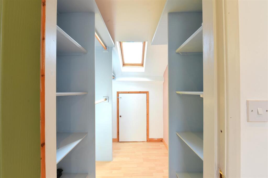 Walk in wardrobe