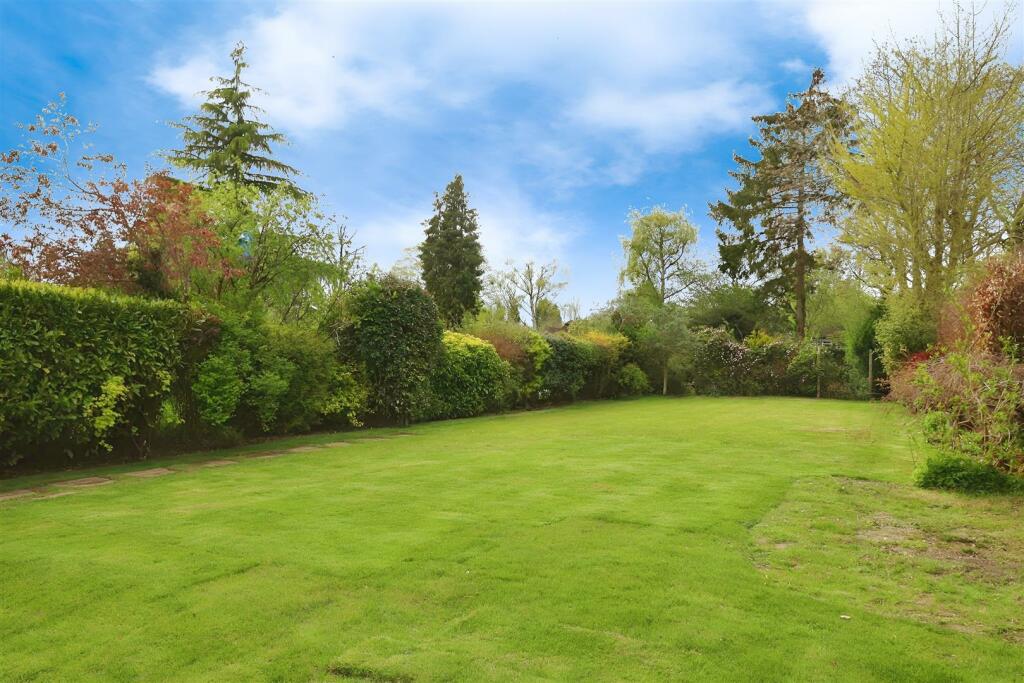GARDEN (2)