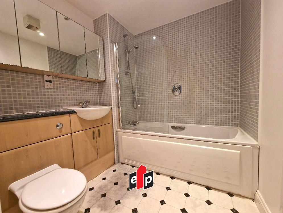 St Marys House, Broad Lane -Bathroom