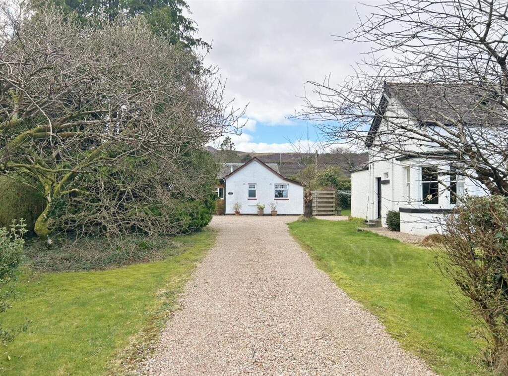 Greenways Cottage from kerbside