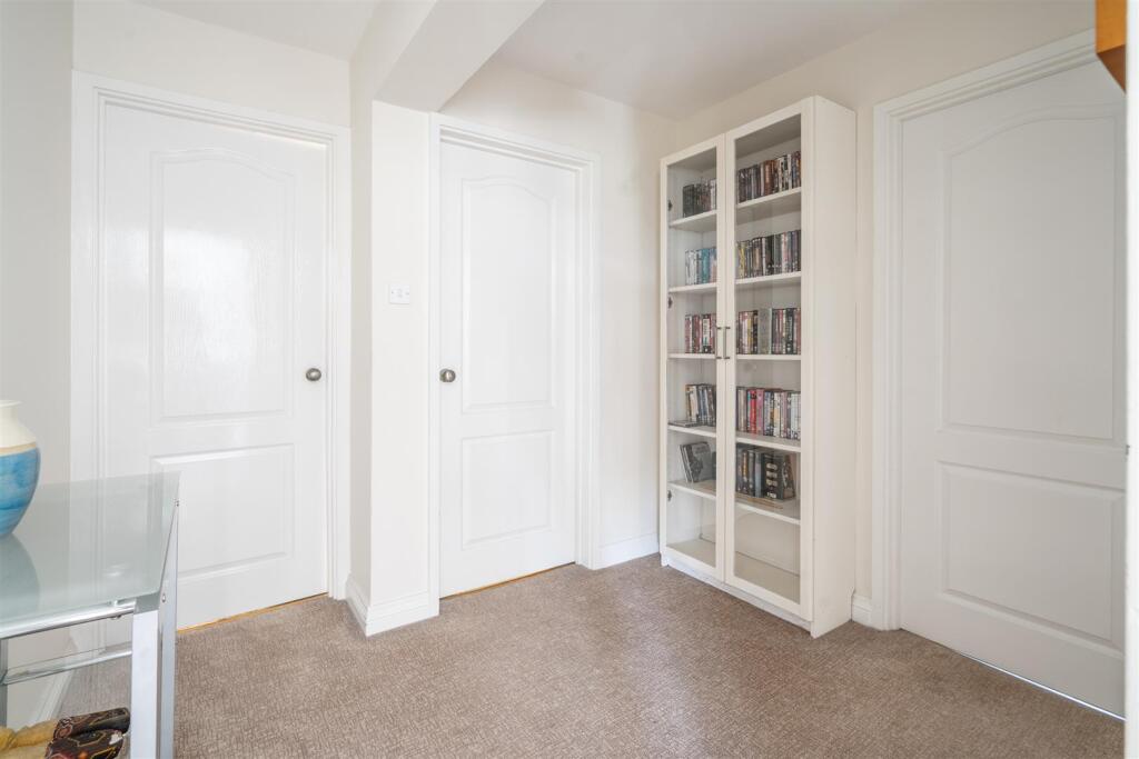 5 Albany Gardens_4.jpg