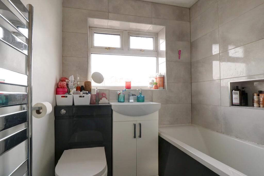 Bathroom 1.1