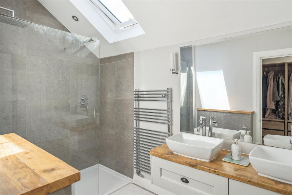 En Suite Shower