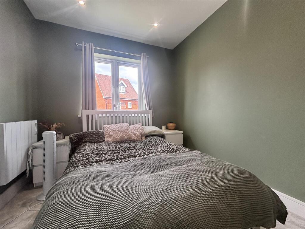bedroom4.jpg