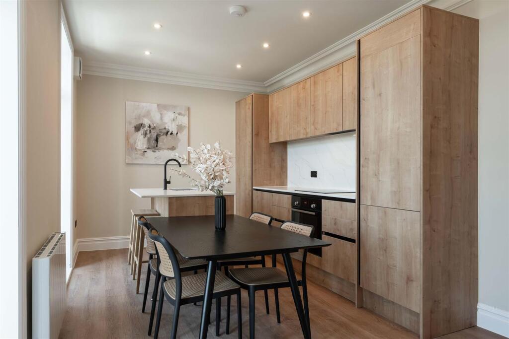 al9glgedzltnahjpplt2 (1).jpg