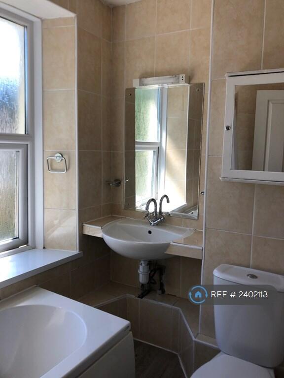 2 Bathrooms