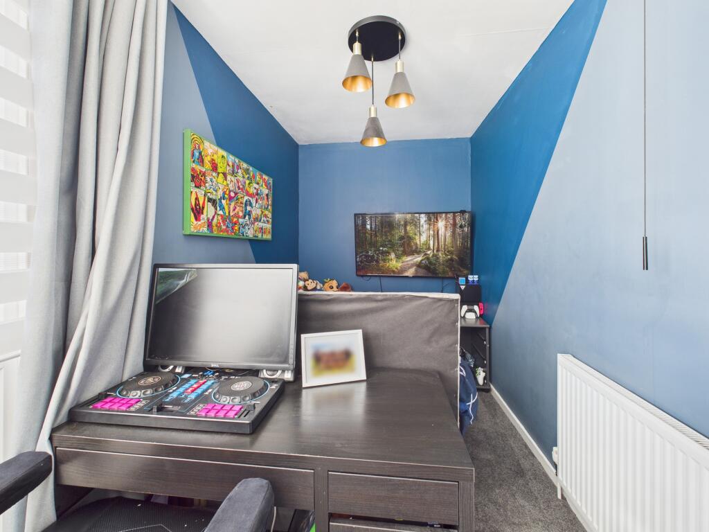 CAM05192G0-PR0180-STILL012