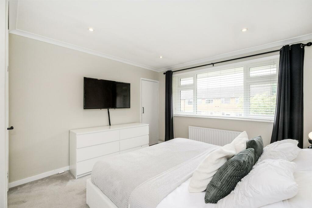 50 Ladycroft Way-4_web.jpg