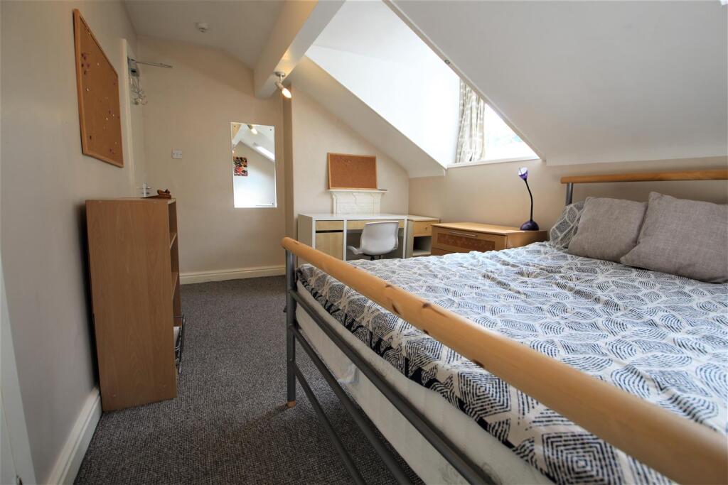 Bedroom 5.JPG