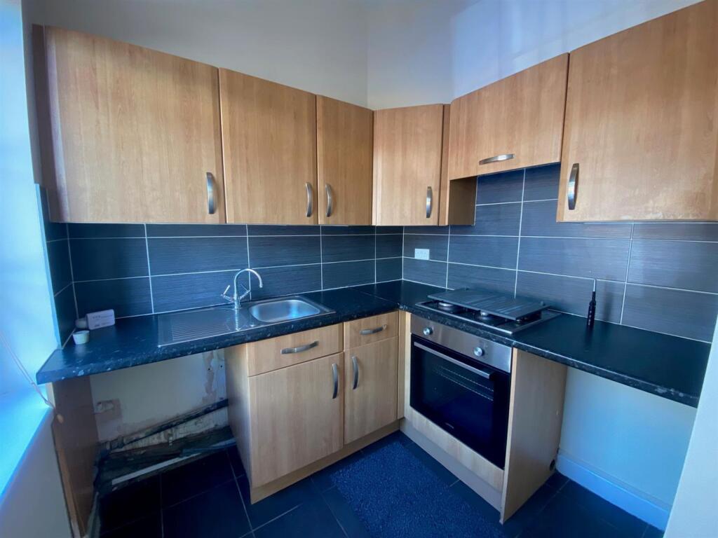 KITCHEN 1.jpg