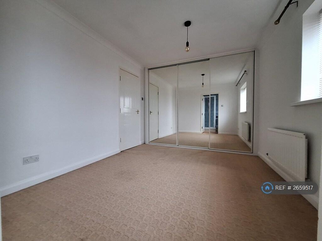 Main Bedroom With Inbuilt Storage